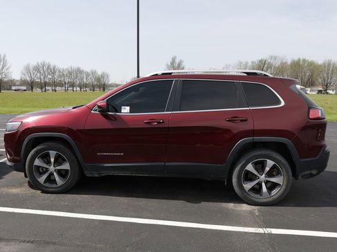 Used 2019 Jeep Cherokee Limited image 6