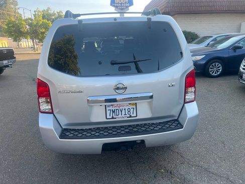 Used 2011 Nissan Pathfinder LE w/ Navigation Pkg image 5