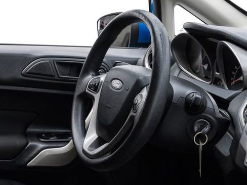 Used 2012 Ford Fiesta SE w/ Moon & Mood Pkg image 15