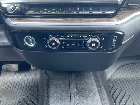 Used 2022 Chevrolet Silverado 1500 RST w/ Z71 Off-Road Package AWD/4WD image 11