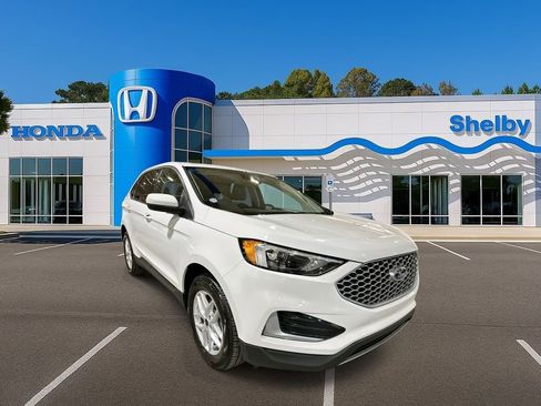 Used 2024 Ford Edge SEL image 2