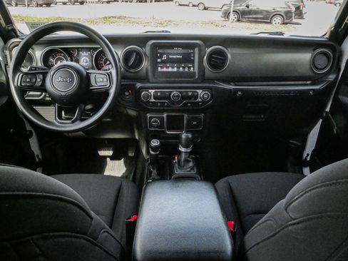 Used 2022 Jeep Wrangler Unlimited Sport image 27