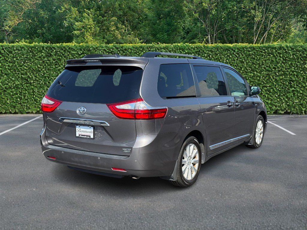 Used 2017 Toyota Sienna Limited Premium AWD/4WD image 3