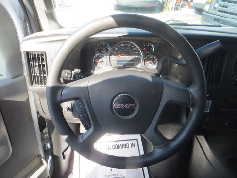 Used 2017 GMC Savana 2500 image 11