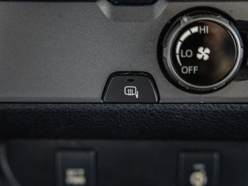 Used 2016 Toyota Tacoma TRD Off-Road w/ Towing Package image 25