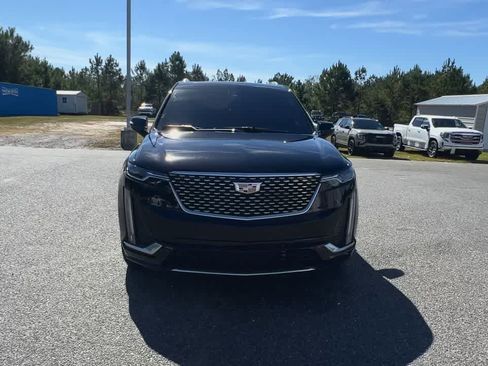Used 2025 Cadillac XT6 Premium Luxury image 3