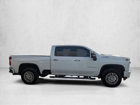 Used 2022 Chevrolet Silverado 2500 High Country w/ Technology Package image 4