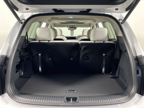 Used 2023 Kia Telluride EX w/ EX Captain's Chair Package FWD image 31