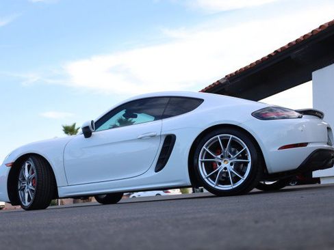 Used 2019 Porsche 718 Cayman S RWD image 17