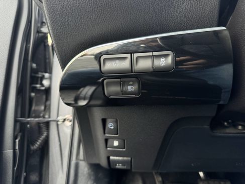 Used 2021 Toyota Prius Prime XLE w/ Carpet Mat Package (TMS) image 33