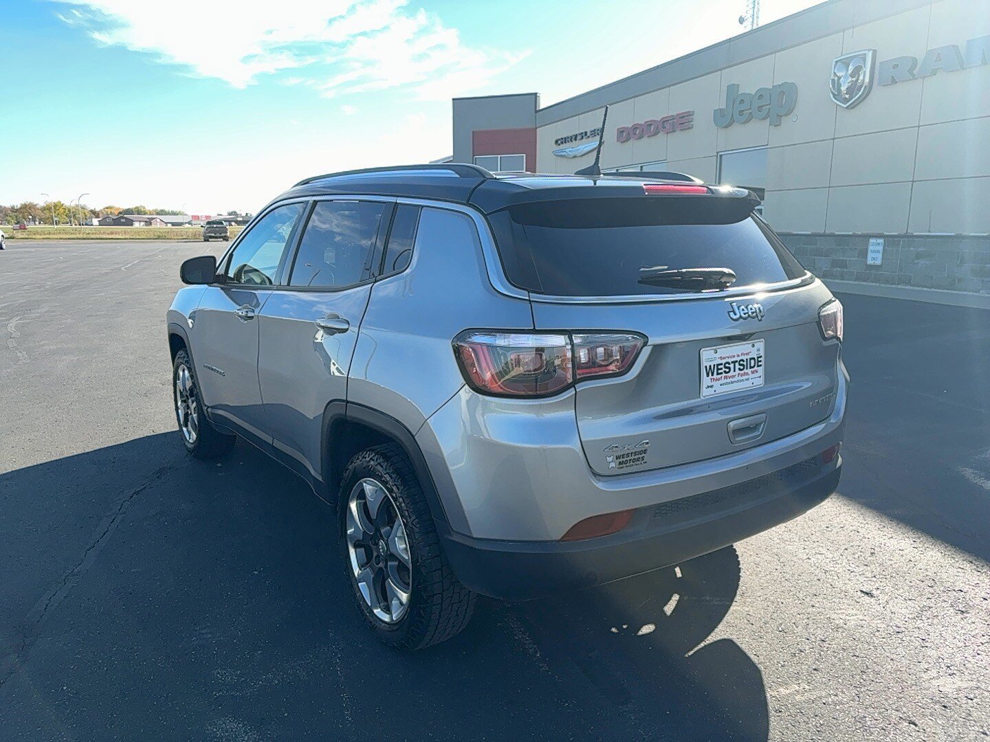 Used 2018 Jeep Compass Limited AWD/4WD image 7