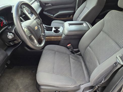 Used 2018 Chevrolet Suburban LS RWD image 8