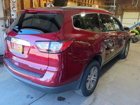 Used 2015 Chevrolet Traverse LT w/ Traveler's Package FWD image 2