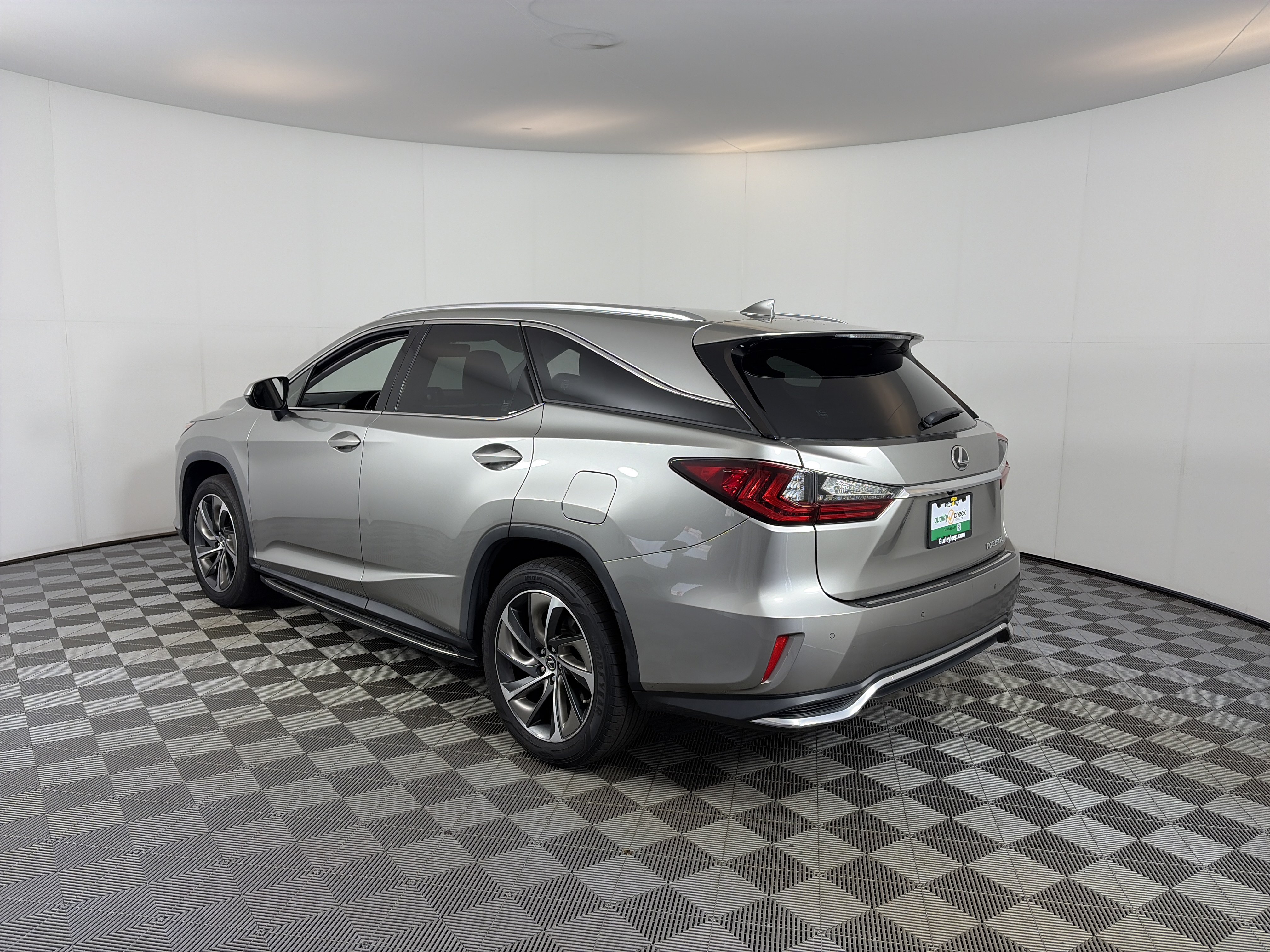 Used 2019 Lexus RX 350L Luxury w/ Accessory Package AWD/4WD image 8