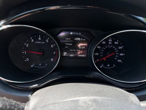 Used 2016 Kia Sedona EX FWD image 9