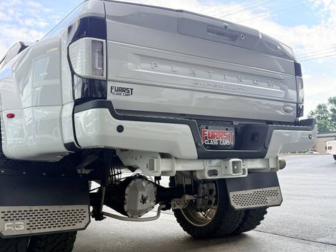 Used 2022 Ford F450 Platinum w/ FX4 Off-Road Package AWD/4WD image 8