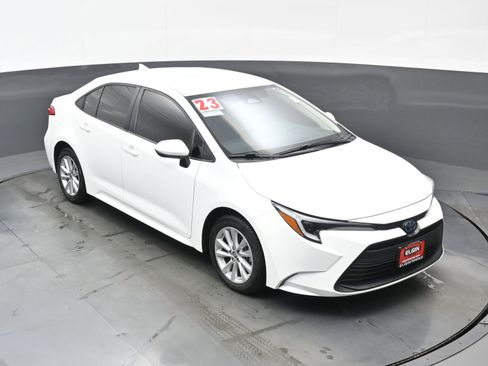 Used 2023 Toyota Corolla LE image 34