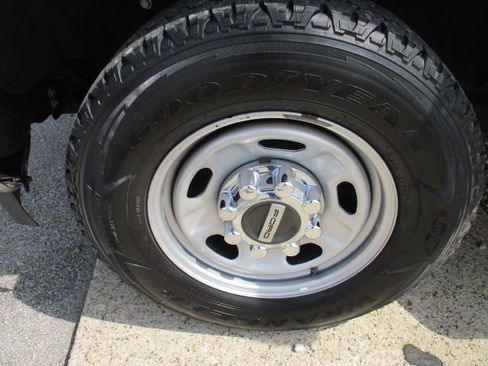 Used 2022 Ford F250 XL w/ Power Equipment Group RWD image 20
