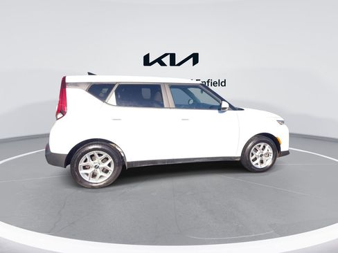Certified 2022 Kia Soul LX w/ Technology Package image 9
