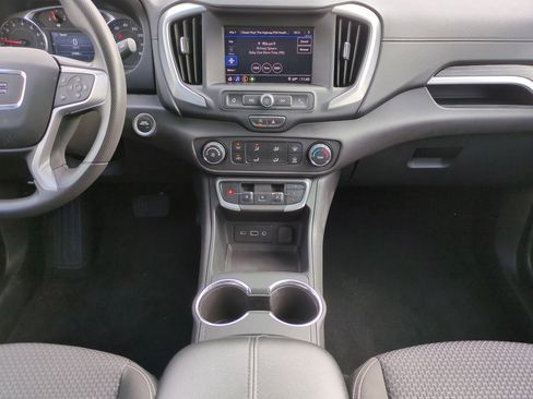 Used 2024 GMC Terrain SLE AWD/4WD image 19