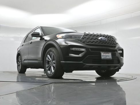 Certified 2022 Ford Explorer XLT w/ Equipment Group 202A image 43