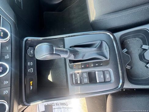 Used 2024 Honda CR-V EX image 10