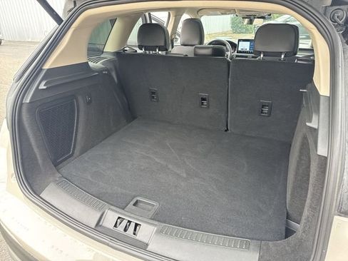 Used 2023 Lincoln Corsair Standard w/ Equipment Group 101A image 12