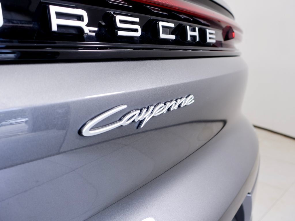 Certified 2026 Porsche Cayenne E-Hybrid AWD/4WD image 31
