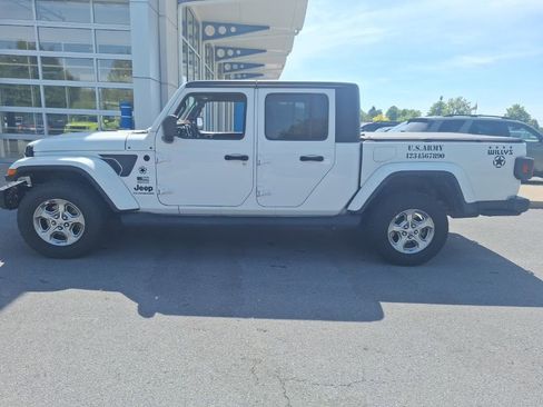 Used 2021 Jeep Gladiator Sport AWD/4WD image 4