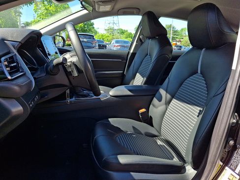 Certified 2023 Toyota Camry SE FWD image 13