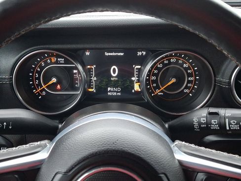 Used 2021 Jeep Wrangler Unlimited Sahara image 25