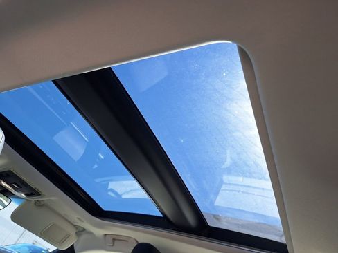 Used 2023 Lexus ES 350 w/ Premium Package image 10