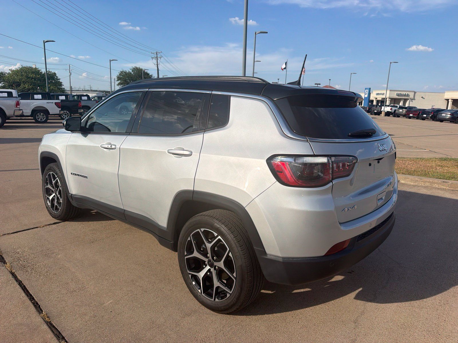 Used 2025 Jeep Compass Limited AWD/4WD image 7