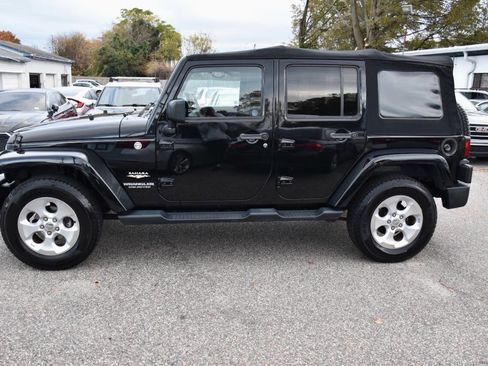 Used 2014 Jeep Wrangler Unlimited Sahara w/ Max Tow Package AWD/4WD image 3