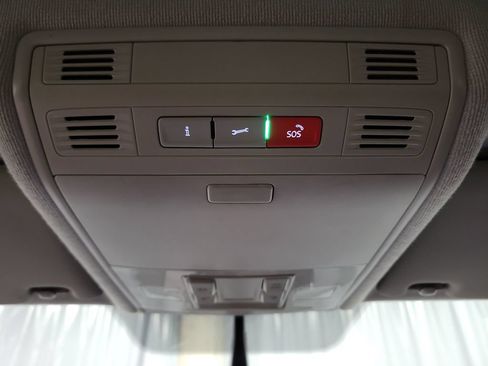 Used 2021 Volkswagen Tiguan S FWD image 22