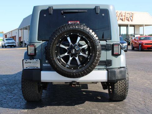 Used 2015 Jeep Wrangler Unlimited Sahara w/ Max Tow Package AWD/4WD image 5