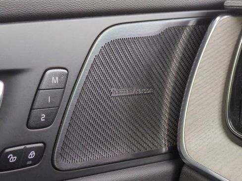 Used 2021 Volvo XC60 T5 Inscription image 32