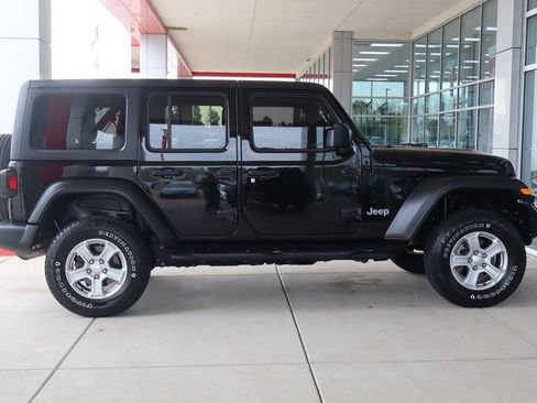 Used 2021 Jeep Wrangler Unlimited Sport AWD/4WD image 11