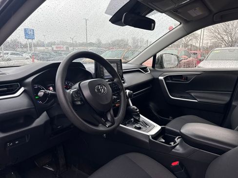 Used 2020 Toyota RAV4 LE image 14