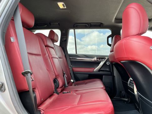 Used 2023 Lexus GX 460 Luxury w/ Accessory Package AWD/4WD image 27