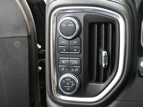 Used 2023 GMC Sierra 3500 AT4 w/ AT4 Premium Plus Package image 20