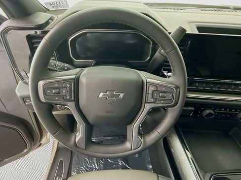 New 2026 Chevrolet Silverado 2500 ZR2 AWD/4WD image 13