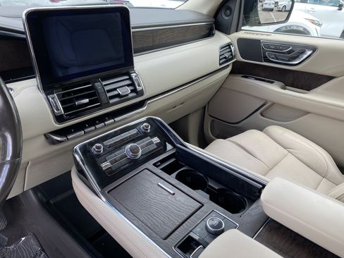 Used 2019 Lincoln Navigator Select w/ Cargo Package RWD image 13