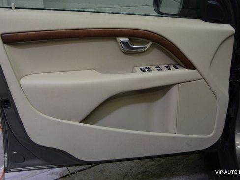 Used 2010 Volvo XC70 3.2 image 7