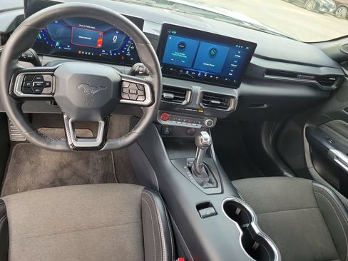Used 2025 Ford Mustang Coupe RWD image 14