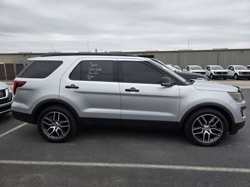 Used 2019 Ford Explorer Sport AWD/4WD image 8