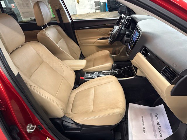 Used 2018 Mitsubishi Outlander SEL AWD/4WD image 26