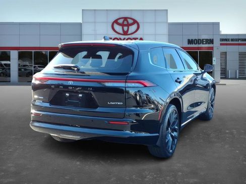 Used 2025 Toyota Crown Signia image 6