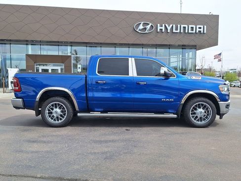 Used 2019 RAM 1500 Laramie AWD/4WD image 2