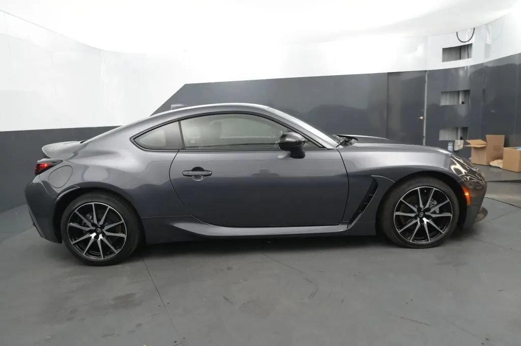Used 2022 Toyota GR86 w/ ALL Weather Mat Package (TMS) RWD image 6